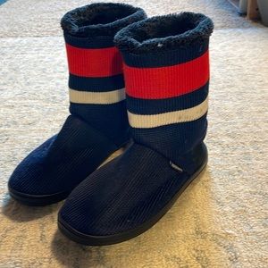 Gongshow Women’s Hockey Slipper Boots